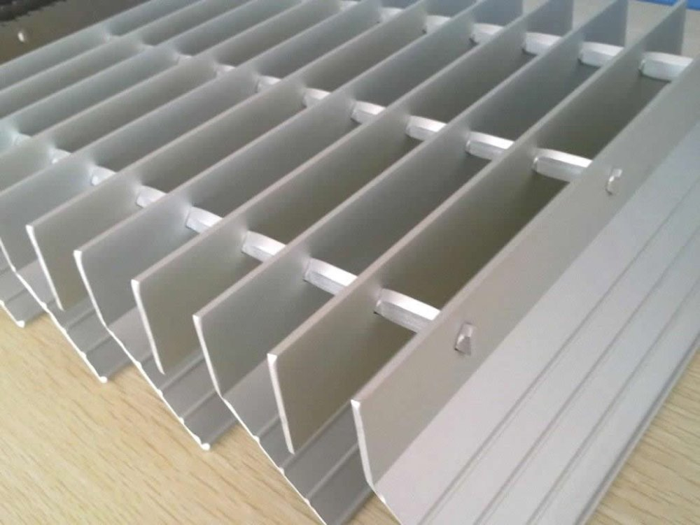 direct factory price high quality aluminium sun shade